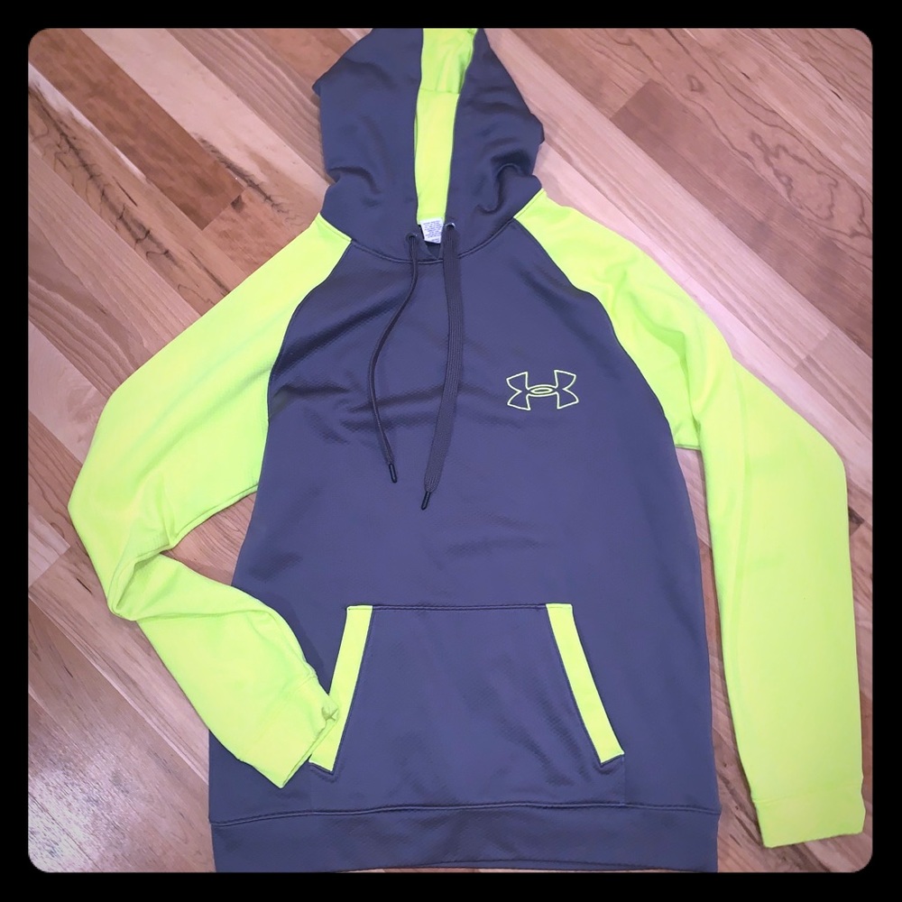 Men’s under armour hoodie size M